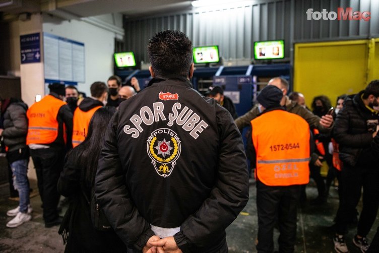 İşte statlardaki polislerin VAR odası görüntüleri!