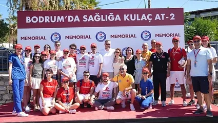 Sağlığa kulaç attılar