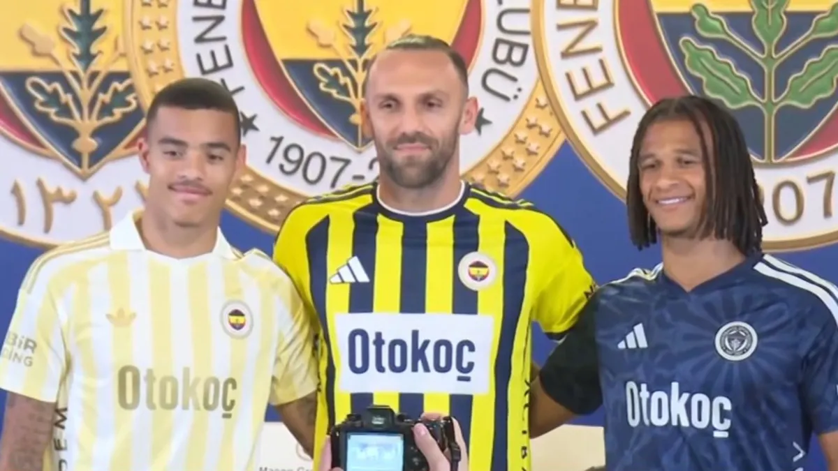 Fenerbahçe'de imza töreni düzenlendi! İşte yeni transferlerin açıklamaları