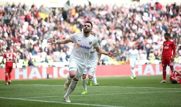 Hasan Hüseyin Acar ilk golünü attı