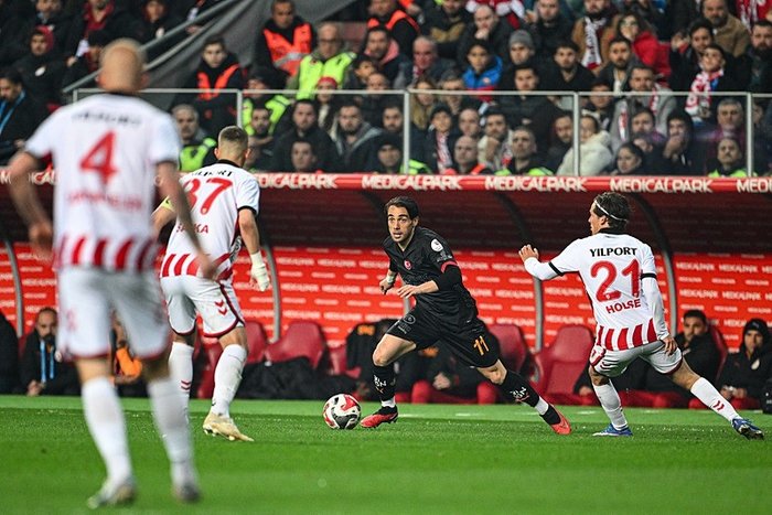 galatasaray-hesapcom-antalyaspor-maci-canli-ne-zaman-saat-kacta-hangi-kanalda-1778301342922.jpeg Galatasaray-Hesap.com Antalyaspor maçı saat kaçta?