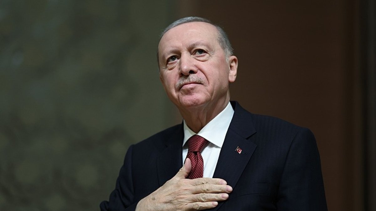 Başkan Erdoğan'dan A Milli Futbol Takımımıza tebrik!