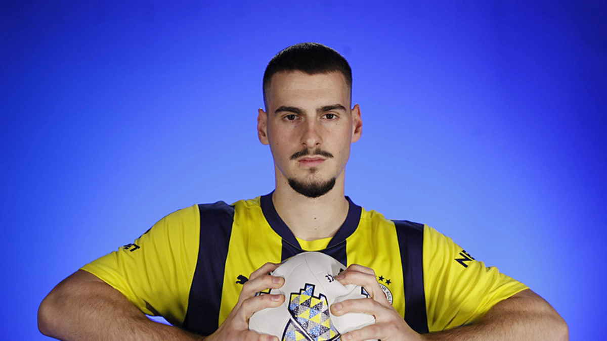 Fenerbahçe yeni transferi Ognjen Mimovic'in lisansını çıkarttı Fenerbahçe yeni transferi Ognjen Mimovic'in lisansını çıkarttı