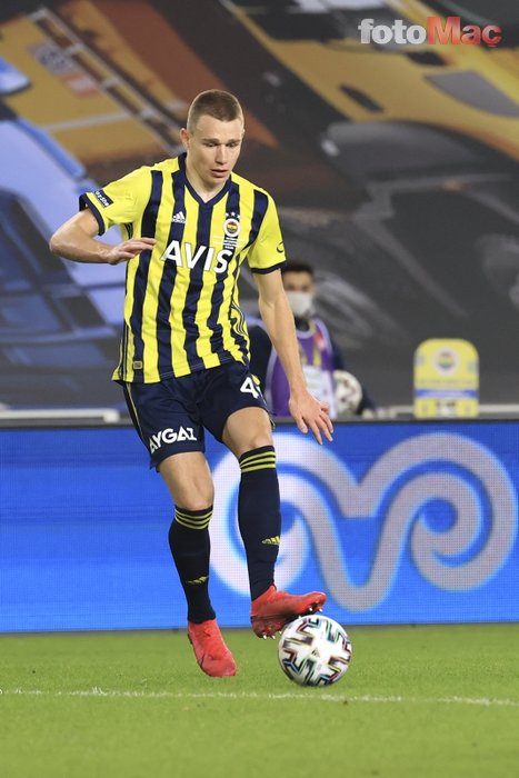 Fenerbahçe teknik direktörleri işte böyle ikna ediyor! Mesut Özil...