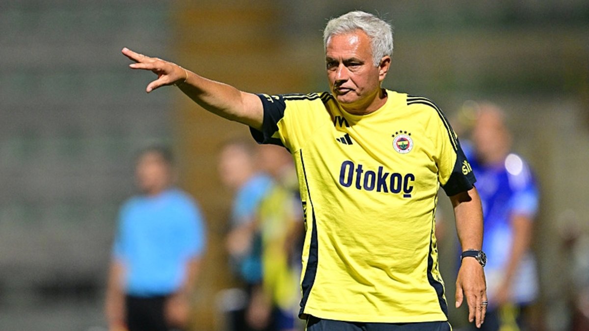 Fenerbahçe'de Jose Mourinho'dan geleceğine dair açıklama! Fenerbahçe'de Jose Mourinho'dan geleceğine dair açıklama!