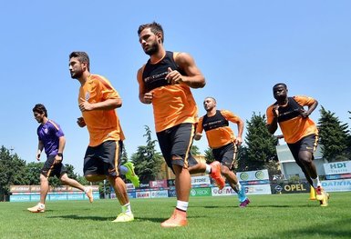Galatasaray’da gidecek 8 oyuncu