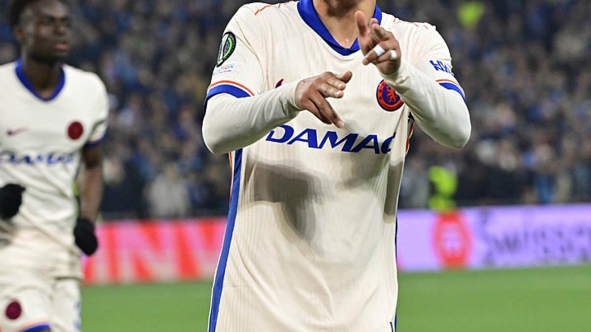 TRANSFER HABERİ - Fenerbahçe istedi Galatasaray alıyor! Aslan'dan taraftarına 5. yıldız hediyesi TRANSFER HABERİ - Fenerbahçe istedi Galatasaray alıyor! Aslan'dan taraftarına 5. yıldız hediyesi