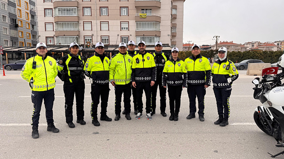 TÜMOSAN Konyasporlu futbolculardan Polis Haftası sürprizi