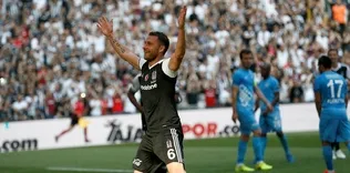 Vodafone Park Stadı tarihine adını yazdırdı