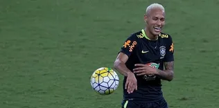 PSG, Neymar sevdasından vazgeçmiyor