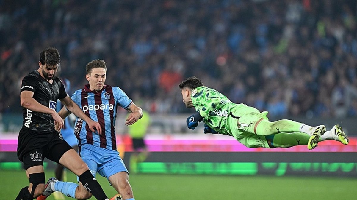 Sikan’ın menajeri davet edildi