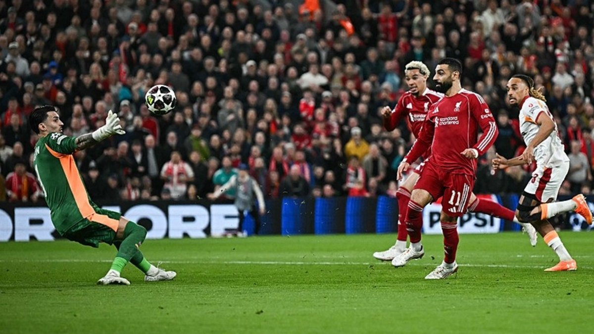 Uğurcan Çakır'dan paylaşım: Şimdi tek hedef şampiyonluk! Seneye görüşmek üzere!