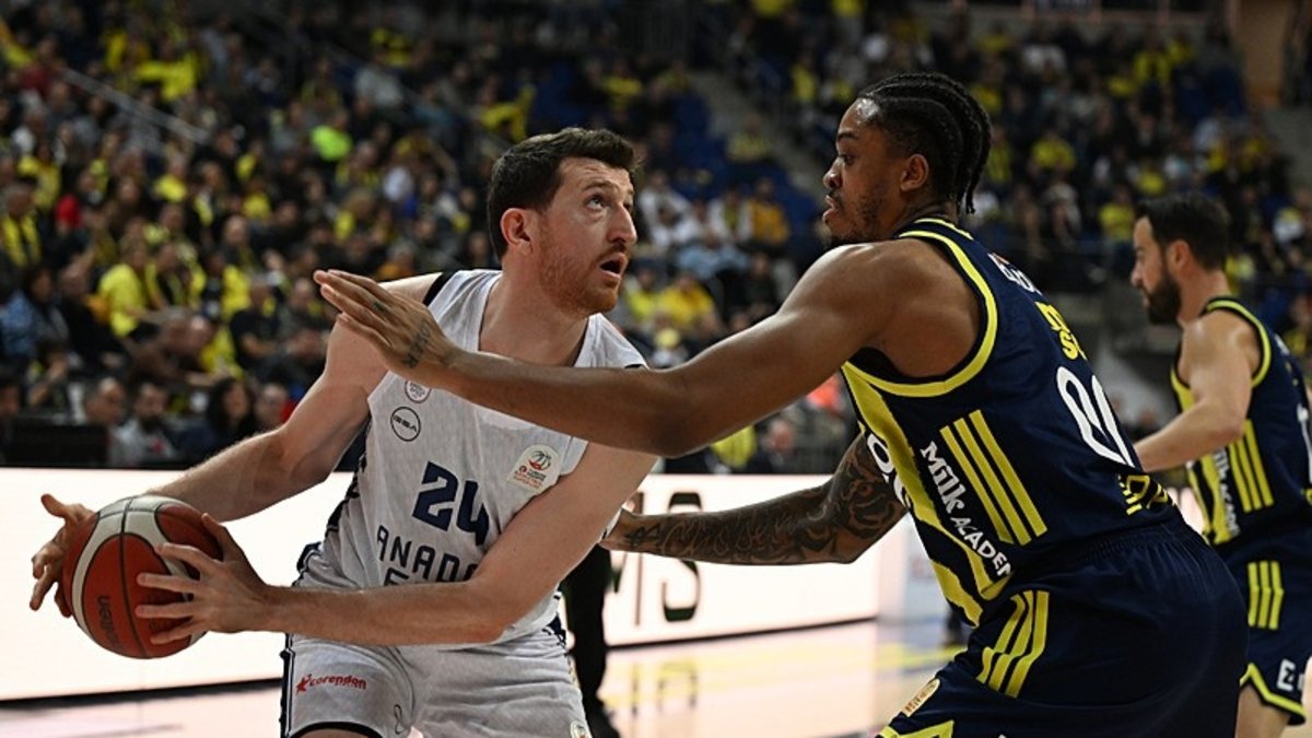 Fenerbahçe Beko uzatmalarda Anadolu Efes'i mağlup etti!