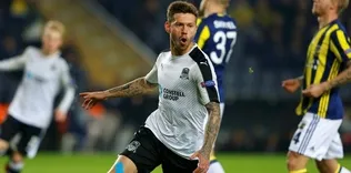 Rus forvet Fener’e göz kırptı