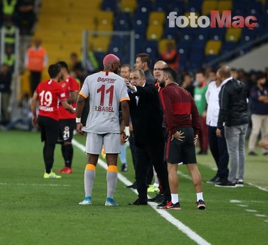 Ryan Babel’den Robin van Persie ve Sneijder’i kızdıracak sözler!