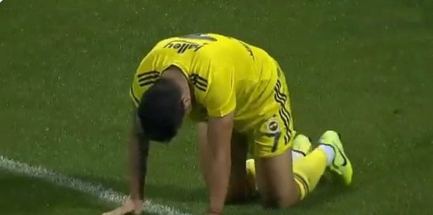 Fenerbahçe maçında şok görüntü! Ozan Tufan...
