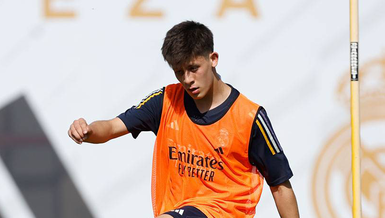 Arda Güler Real Madrid'de ilk antrenmanına çıktı
