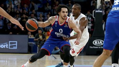 Efes Larkin’le zirve yaptı