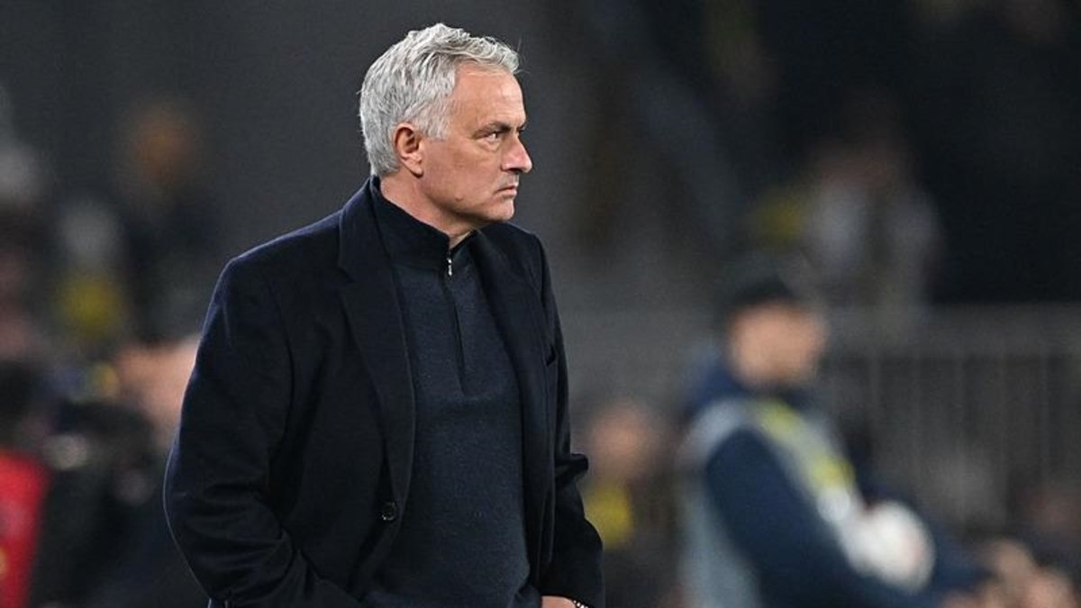 Fenerbahçe Teknik Direktörü Jose Mourinho: Son saniyeye kadar savaşacağız! Fenerbahçe Teknik Direktörü Jose Mourinho: Son saniyeye kadar savaşacağız!