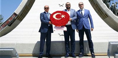 Atatürk ve 15 Temmuz şehitlerine ziyaret