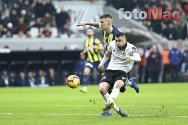 Beşiktaş tribününden Martin Skrtel’e tespih atıldı