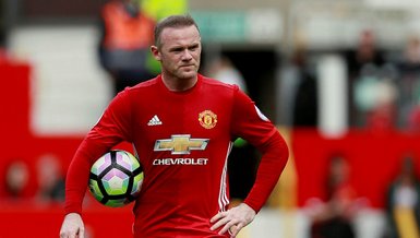 Wayne Rooney's son Kai signs for Man United