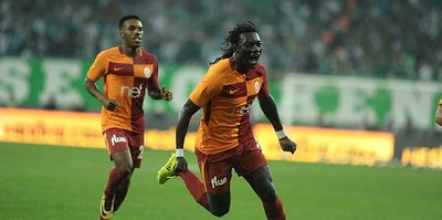 Gomis bayılıyor dediler ama, bayıltıyor!