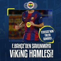 <p>Fenerbahçe'de devre arası transfer operasyonu şimdiden başladı... 8 numaraya ve santrfora takviye yapmak isteyen sarı-lacivertliler, stoper bölgesini de güçlendirme kararı aldı. Başkan Sadettin Saran'la yaptığı toplantıda isteklerini dile getiren teknik direktör Domenico Tedesco, 'şartlar oluşursa bir stoper alalım' dedi. Başkan Saran'a da alınabilecek isimleri söyledi. İtalyan çalıştırıcının stoper listesinin ilk sırasında ise Barcelona'nın Danimarkalı yıldızı Andreas Christensen olduğu öğrenildi.</p>
<p><strong>İKİ İSMİ YETERSİZ BULUYOR</strong></p>
<p>Tedesco'nun stoper istemesindeki sebepler; Rodrigo Becao'yu ile Çağlar Söyüncü'yü yetersiz bulması ve Oosterwolde'nin orijinal bir stoper olmaması... İtalyan teknik adamın bu talebi sonrasında Başkan Saran'ın yönetimiyle görüştüğü ve harekete geçme kararı aldığı vurgulandı. Barcelona'da rotasyonda kaldığı için ayrılmaya sıcak bakan 29 yaşındaki Viking'le temasa geçilecek. Sözleşmesi haziran 2026'da bitecek olan Danimarkalı'nın cüzi bir bedelle kadroya katılması planlanıyor.</p>
<p><strong>RAPORLARI İNCELENECEK</strong></p>
<p>Geçen sezonun büyük kısmını sakat olarak geçiren Andreas Christensen'le anlaşma sağlanması halinde önce sağlık raporları istenecek. Sağlık heyetinden gelecek rapor sonrasında iş resmiyete dökülecek. Çünkü Danimarkalı stoper, geçen sezon aşil tendonunda tahriş ve kas yaralanması nedeniyle 51 maç kaçırdı.</p>
<p><strong>HİÇ BONSERVİS ÖDENMEDİ</strong></p>
<p>Andreas Christensen, Brondby altyapısından 2013'te Chelsea altyapısına bedelsiz geldi. 2015'te Gladbach'a bedelsiz kiralandı. Chelsea'yle 2022'de sözleşmesi bitince Barcelona'ya da bedelsiz gitti. Eğer transfer gerçekleşirse; Christensen için bonservis bedeli ödeyecek ilk kulüp F.Bahçe olacak.</p>
<p><strong>BU SEZON 311 DAKİKA</strong></p>
<p>Christensen, bu sezon Barcelona formasıyla La Liga ve Şampiyonlar Ligi'nde toplamda 8 maça çıktı. 29 yaşındaki oyuncu, sadece 311 dakika sahada kalırken, skor katkısı veremedi.</p>
<p> </p>