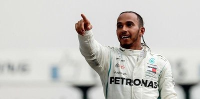 Almanya GP'sinde Vettel kaza yaptı! Lewis Hamilton fırsatı kaçırmadı...