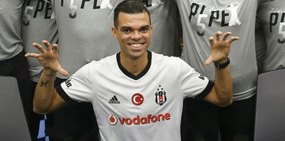 Beşiktaşlı Pepe imza gününde