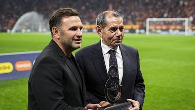 Okan Buruk’a plaket