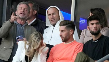 Real Madrid Liverpool maçını Zinedine Zidane tribünden izledi