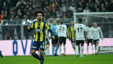 Sadık'ın kızı marş öğreniyor