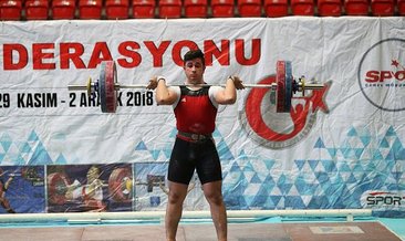 Bakan Kasapoğlu'ndan genç haltercilere tebrik