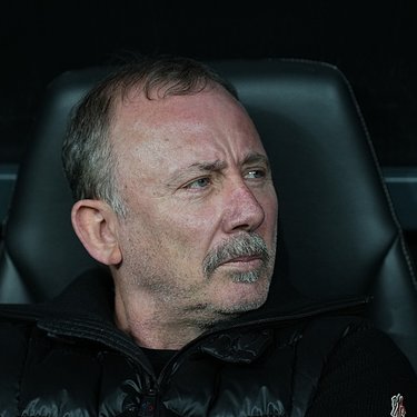 Sergen Yalçın: Tutunacak tek dalımız...