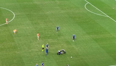 Galatasaray - Molde maçında ilginç an! Breivik sahada istifra etti