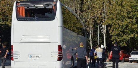 Yalova’da futbol taraftarları ile basketbol taraftarları birbirine girdi