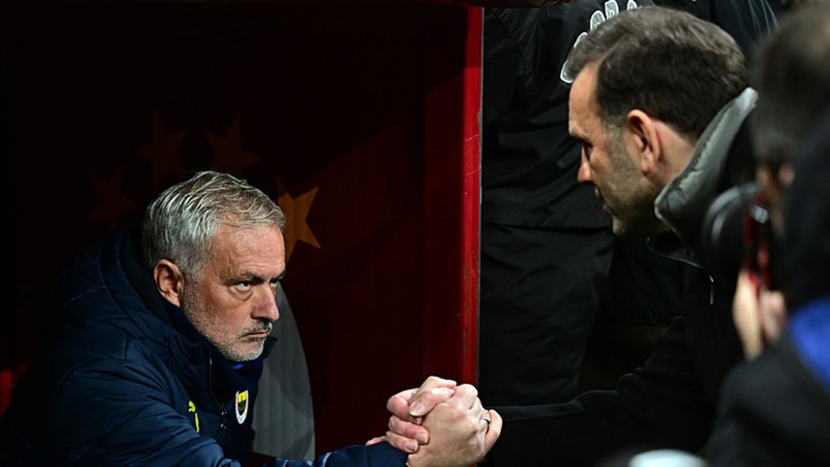 Derbinin faturası kesildi! İşte Jose Mourinho ve Okan Buruk'u bekleyen cezalar Derbinin faturası kesildi! İşte Jose Mourinho ve Okan Buruk'u bekleyen cezalar