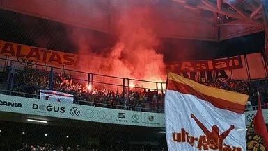 Galatasaray tribünü isyan etti