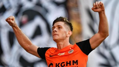 Ön liberoya 22’lik Lakomy