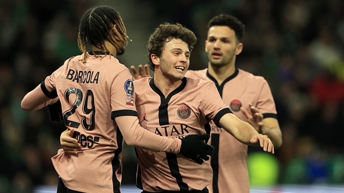 PSG Ligue 1'de şampiyonluğa bir adım uzakta PSG Ligue 1'de şampiyonluğa bir adım uzakta