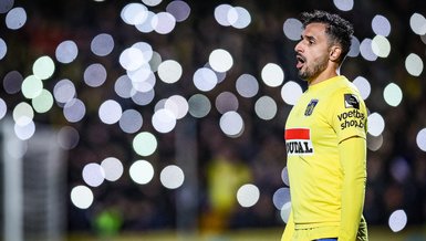 Başakşehir Nacer Chadli ile yollarını ayırdı