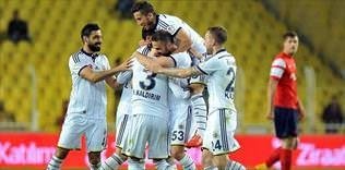 Yıkılmadık ayaktayız