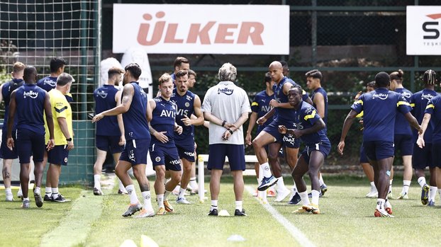 SON DAKİKA FENERBAHÇE HABERLERİ - Fenerbahçe'nin Avusturya kampı kadrosu belli oldu!