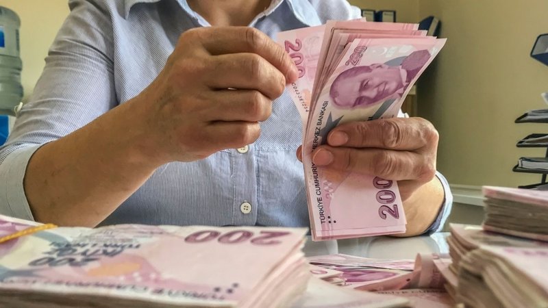 son-dakika-memur-zammi-1365e-ulasti-ssk-bag-kur-memur-ve-memur-emeklisi-zammi-3-aylik-enflasyon-farki-ne-kadar-1759817600146.jpg