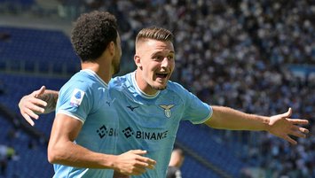 Lazio Salernitana engelini rahat geçti