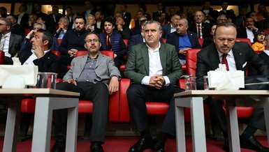 Gençlik ve Spor Bakanı Osman Aşkın Bak Galatasaray’ı tebrik etti