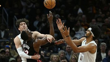 Cedi Osman'dan 20 sayı 12 ribaund!