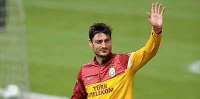 Albert Riera futbola veda etti