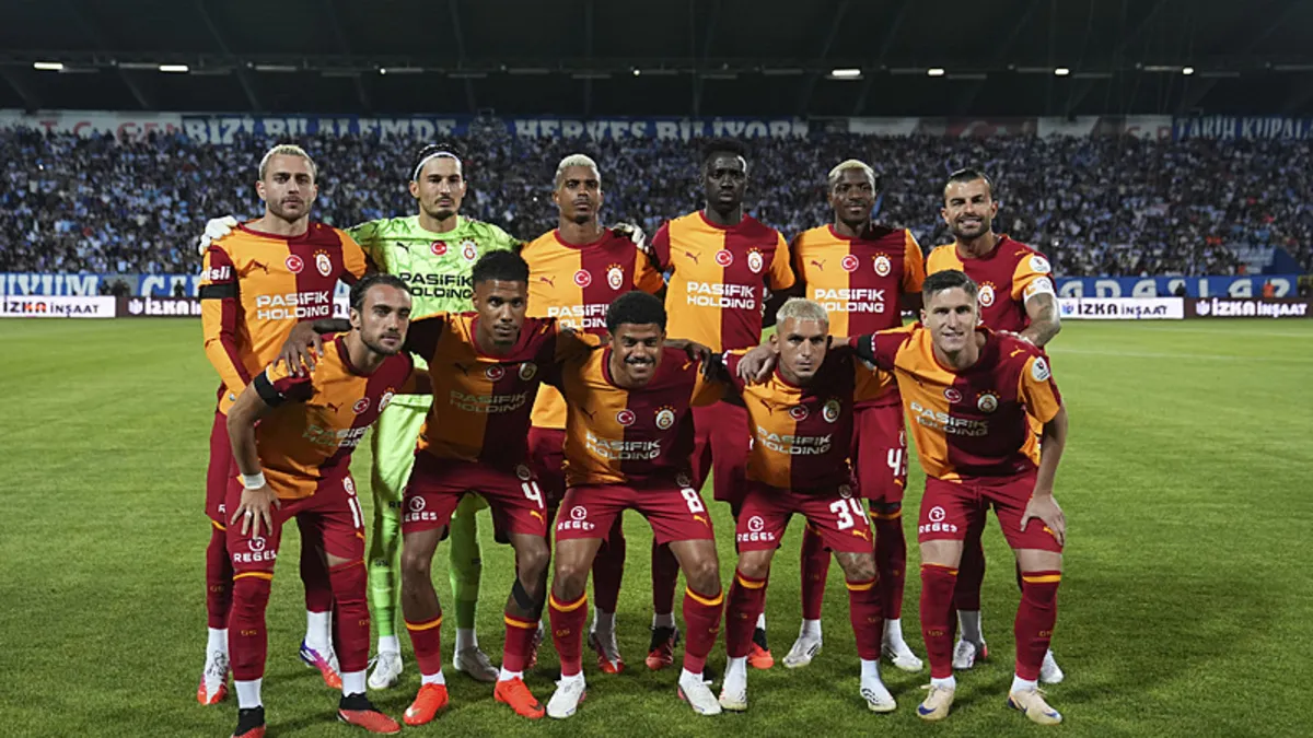 Galatasaray'da yıldız isme gelen transfer teklifleri değerlendirilecek!